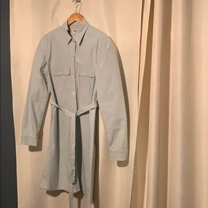 Gap seersucker long sleeve button down tie dress